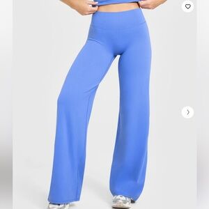 SOFTMOTION ™ STRAIGHT LEG BOTTOMS